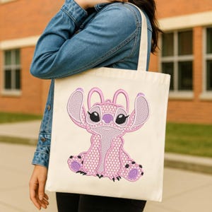 Puede incluir: Un juego de tres tazas de cer&aacute;mica con acabado mate moteado. Las tazas son de color crema, gris claro y gris oscuro. Cada taza tiene un dise&ntilde;o simple y minimalista.