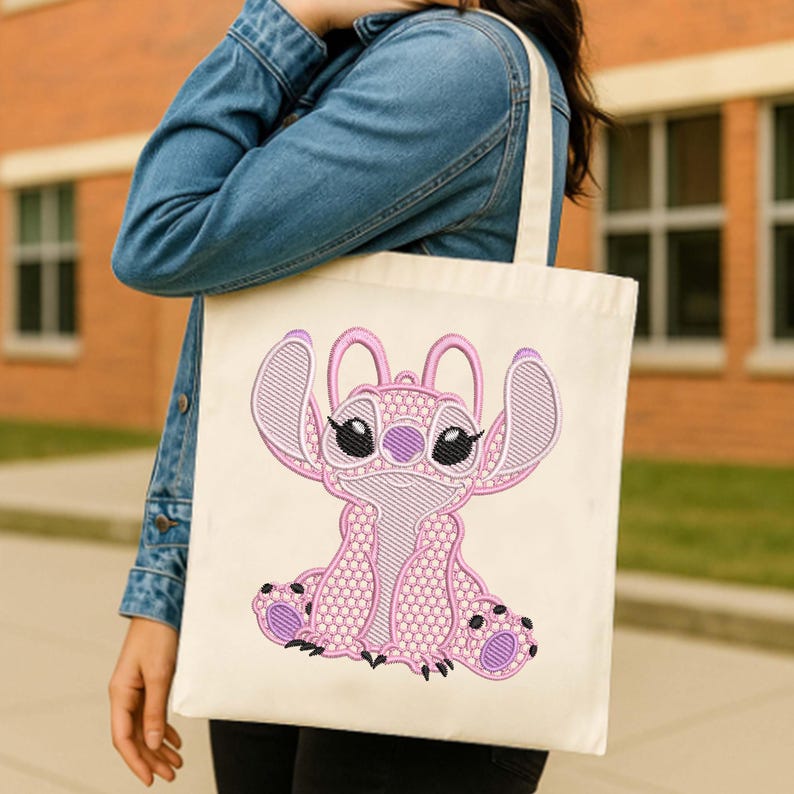 Puede incluir: Un juego de tres tazas de cer&aacute;mica con acabado mate moteado. Las tazas son de color crema, gris claro y gris oscuro. Cada taza tiene un dise&ntilde;o simple y minimalista.