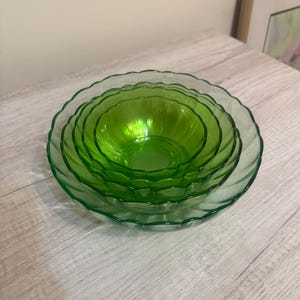 Green Depression Styled Nesting Bowls