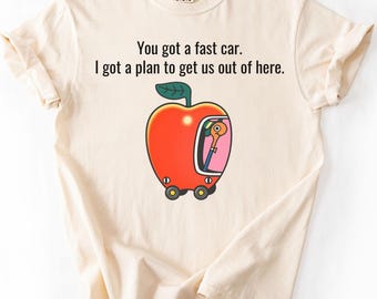 Camiseta Comfort Colors® Fast Car, diseño de Apple Car Driving, camiseta con cita de Tracy Chapman, camiseta Whimsical Escape, Richard Scarry