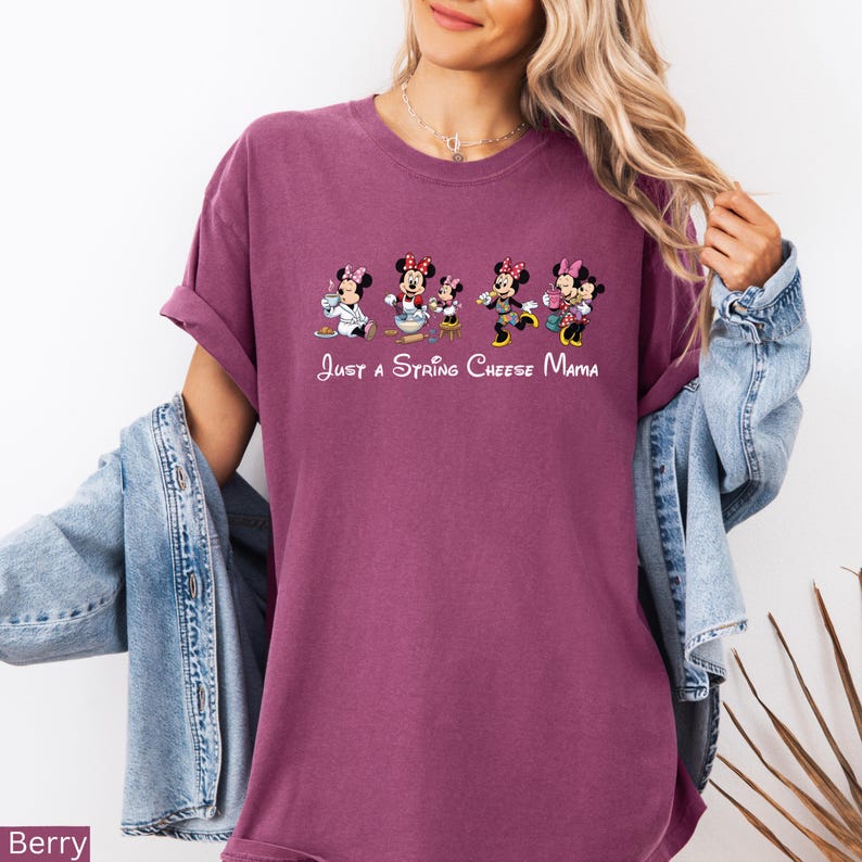 Comfort Colors® Just A String Mama Minnie Mouse-shirt, Moederdagcadeau, trendy moederschap grafisch T-shirt, grappig Disney-T-shirt moeder afbeelding 5