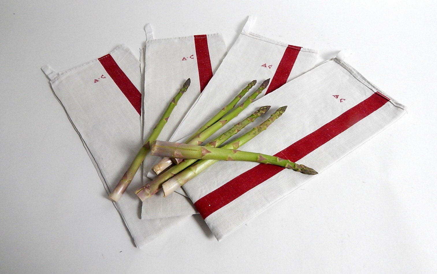 4 Torchons de Cuisine Vintage Français ou à Rayures Rouges sur Le Linge ...