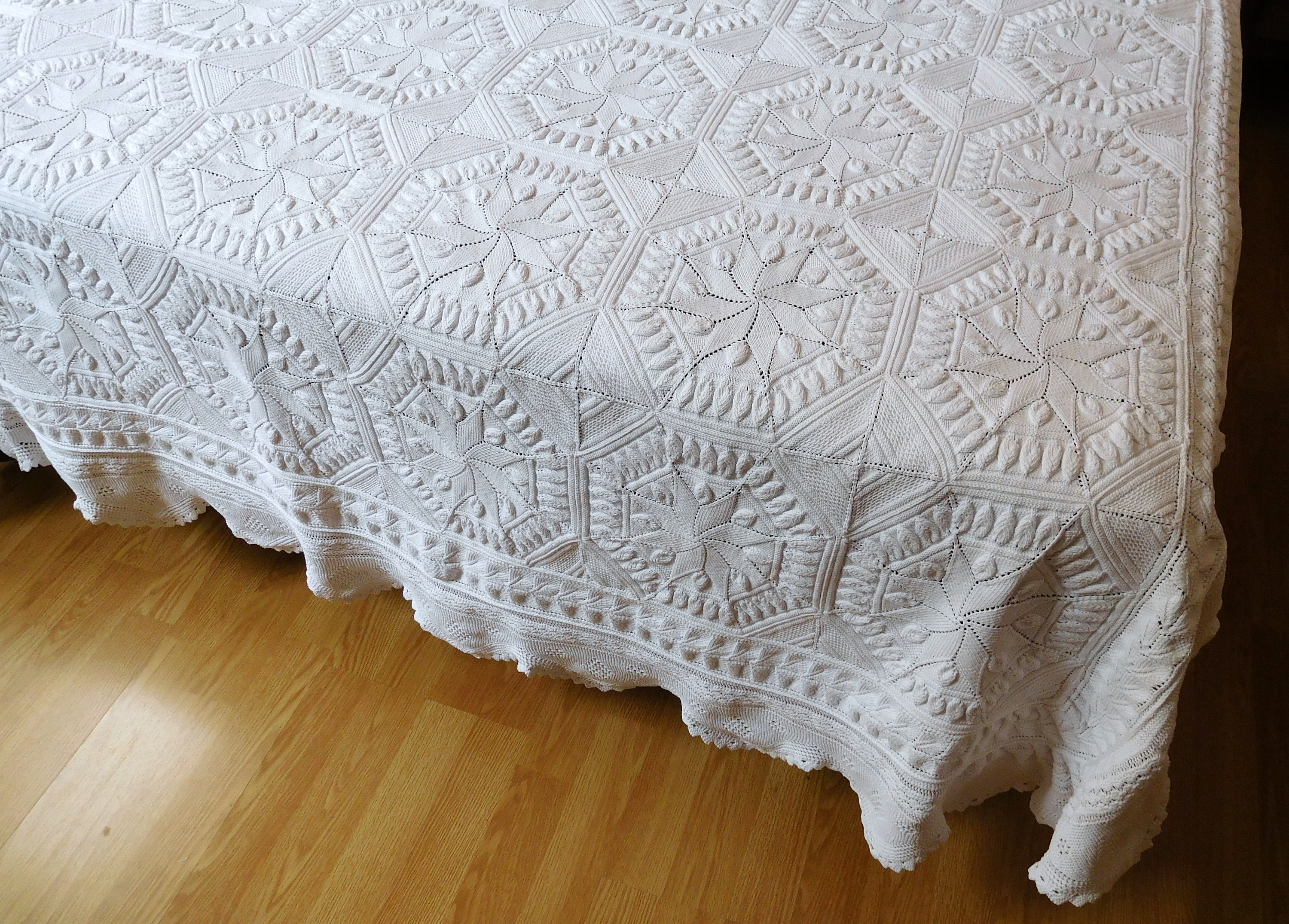 Vintage Français Couvre-Lit Tricot à La Main avec Motif Étoile et Bordure en Dentelle