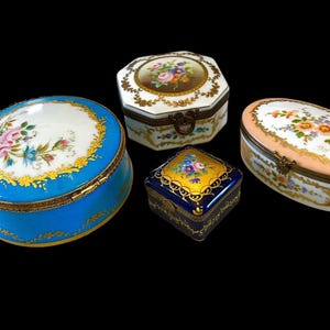 4 cajas de porcelana de Limoges, todas firmadas por D. Arangan
