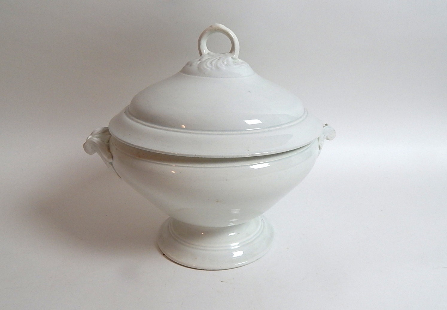 Antique Français Porcelaine Soupe Tureen Fine et Élégante Par Lunéville C. 1890-1910