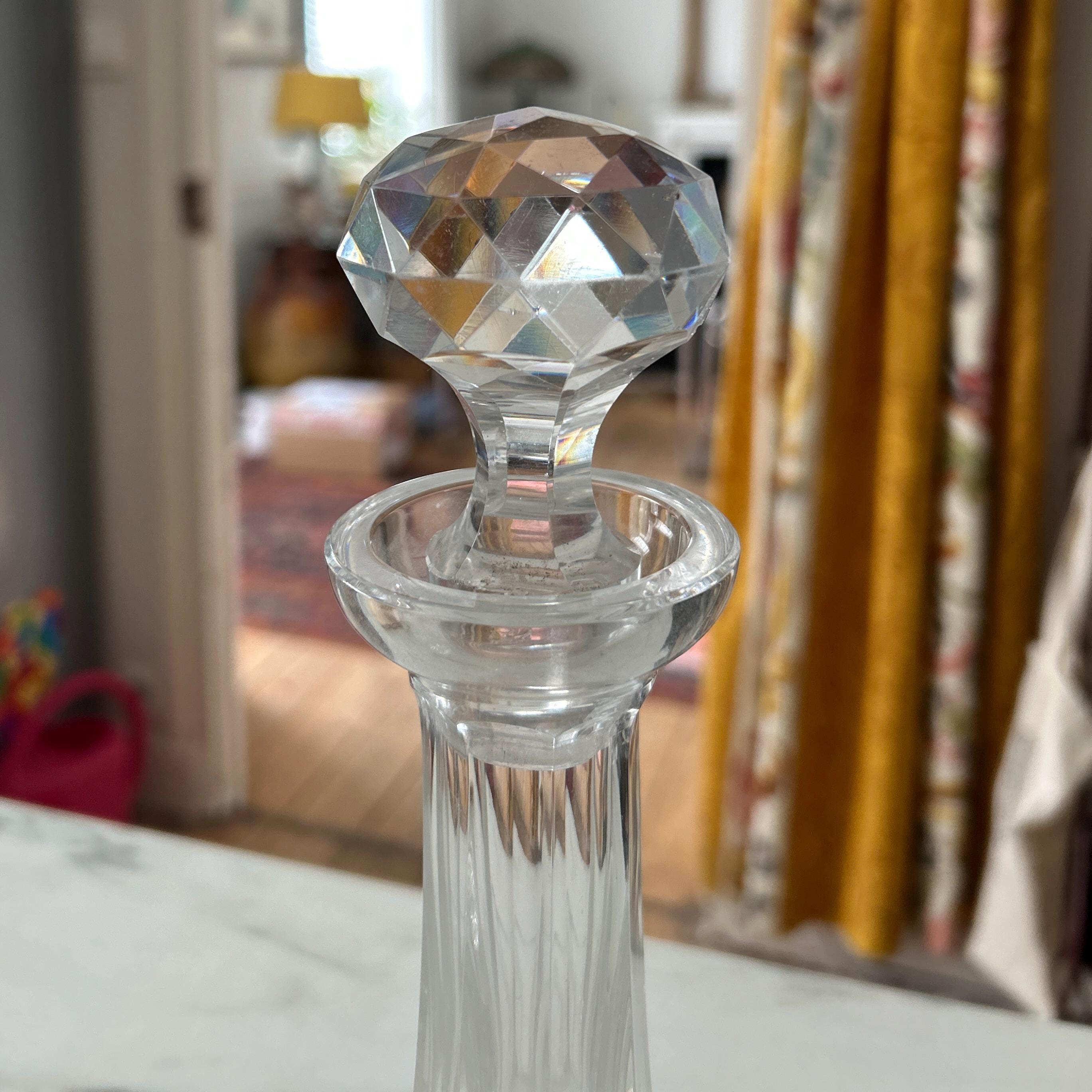 ヴィンテージクリスタルデキャンタ3個1個は「ウォーターフォード