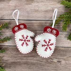 Felt mitten Christmas ornaments, embroidered felt ornaments, felt ornament set, Christmas mitten ornaments