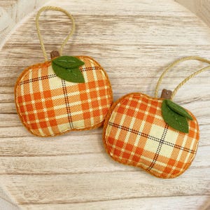 Set of 2 felt pumpkin ornaments, felt and fabric pumpkin decor, handmade fall decor, fabric pumpkins, autumn decor, rustic pumpkin decor