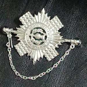 Scots Guards Horse Blanket Pin – Sterling Silver-Plated Brass Equestrian Tack Brooch, Heavy-Duty Rug/Kilt Safety Pin, Scottish Gift