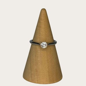 Cartier Solitaire 1895 diamond ring