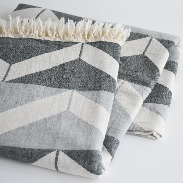 NEW / BathStyle / Beach Blanket - Sofa Throw / Black - Gray / Bedcover, Tablecloth, Traditional, Tablecloth