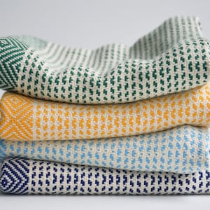 Kitchen Cotton Towel dry quickly and they're regular thickness multi-functional dishcloth