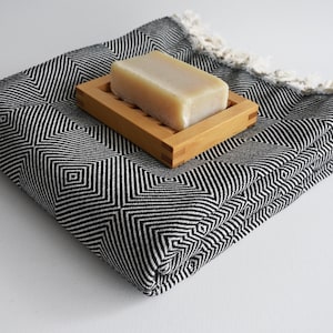 Turkish Cotton Peshtemal Towel: Black & White Diamond Weave