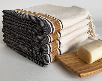 Set 4 Towels / Beach-Bath Towel medium thickness, good water absorbency. Perfect product for vacation, pool, caravan, spa and yoga.