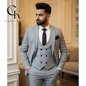 Grauer Streifen 3-teiliger Anzug für Herren | Doppelreihige Weste | Maßgeschneiderte Hochzeit & Abendkleidung | Perfekt für Bräutigame | Elegantes Geschenk