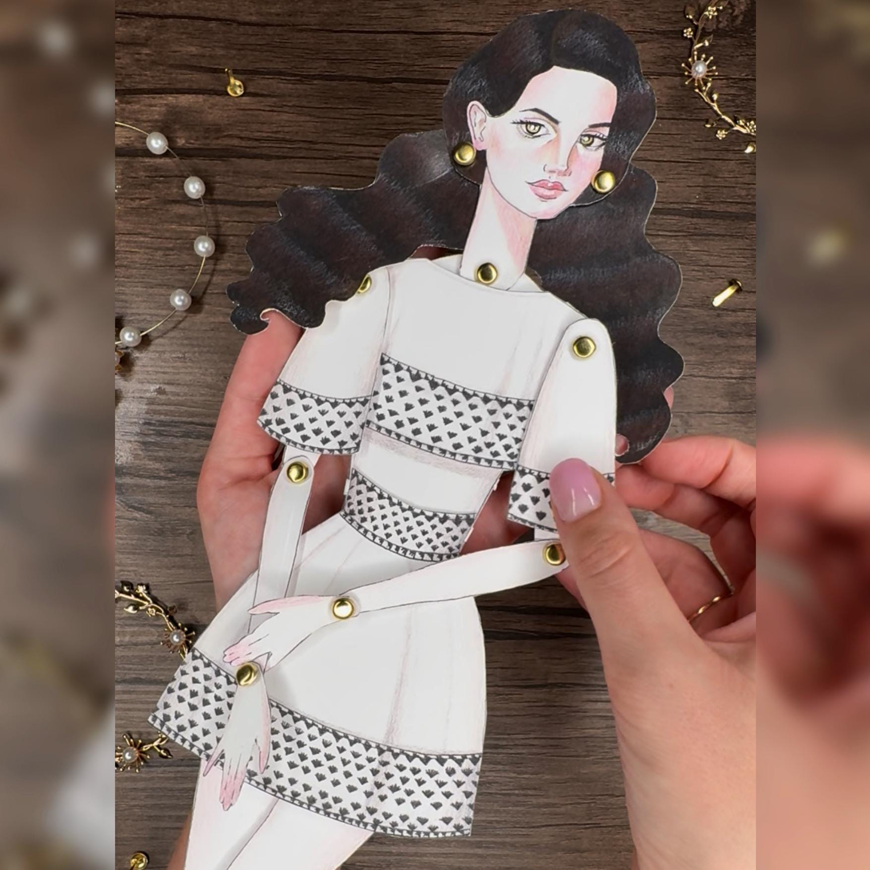 Lana Del Rey paper doll printable flexible moving with 5 iconic outfits.
