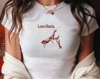 Love Hurts Praying Mantis Baby Tee, Dark Humor Crop Top, Weirdcore Graphic Shirt