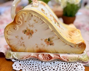 Quesera antigua de porcelana victoriana, Middleport Pottery en Burslem, Inglaterra.