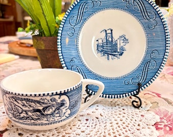 Taza y platillo planos azules vintage de Royal Currier and Ives, punta lisa