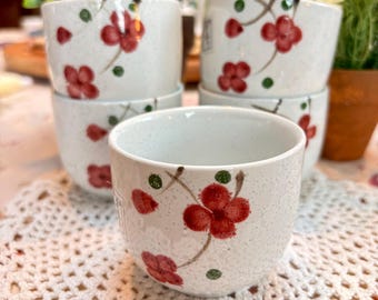 Juego de 5 tazas de cerámica japonesa NAGOYA YE HWA con diseño floral de flores de cerezo pintadas a mano.