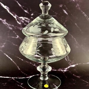 Vtg 10” Etched Floral Clear Glass Pedestal Covered Apothecary Candy Dish