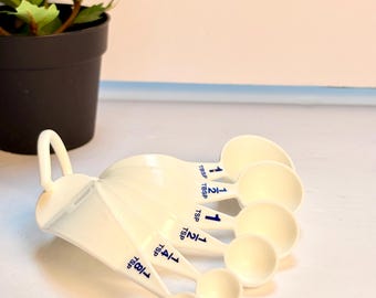 Vtg Tupperware Measuring Spoons Set Vintage D-Ring White w/ blue Numbers NEW