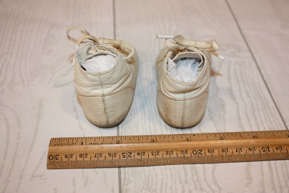 Vintage white leather baby shoes pair of baby sho… - image 10