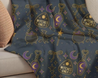 Witchy Arctic Fleece Blanket: Cozy Halloween Throw, Fall Couch Decor