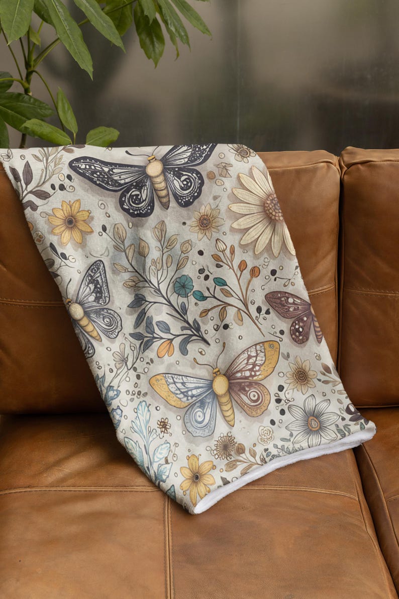 moth blanket, spring throw, cozy throw blanket, housewarming gift. imagen 11
