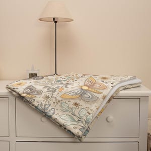 moth blanket, spring throw, cozy throw blanket, housewarming gift. imagen 8