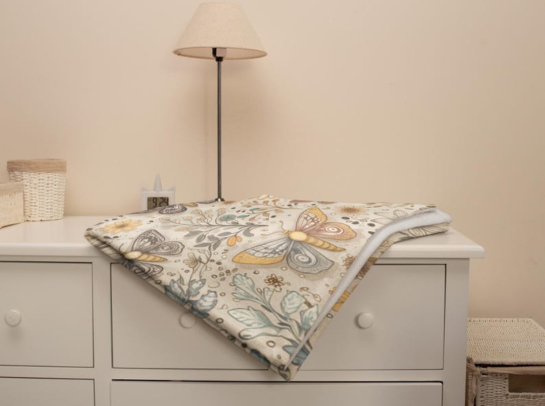 moth blanket, spring throw, cozy throw blanket, housewarming gift. imagen 8