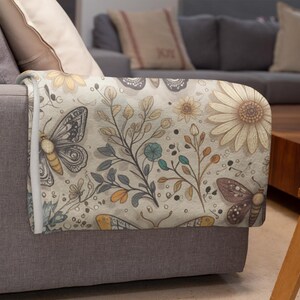 moth blanket, spring throw, cozy throw blanket, housewarming gift. imagen 10