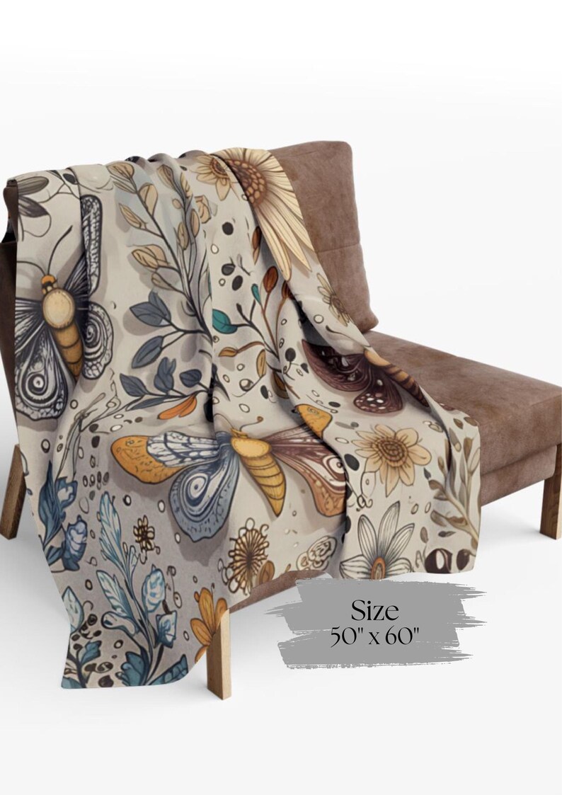 moth blanket, spring throw, cozy throw blanket, housewarming gift. imagen 6