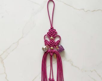 Accesorio K-POP Hunters rosa tradicional coreano Maedeup Norigae con campana dorada y detalle de dije de corazón
