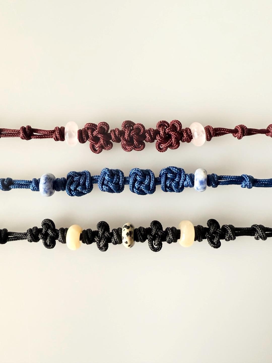 Korean Knot Bracelet: Traditional Lily Design