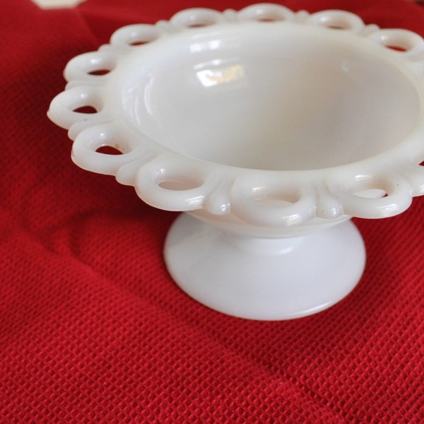 Vintage wit melkglas Candy schotel