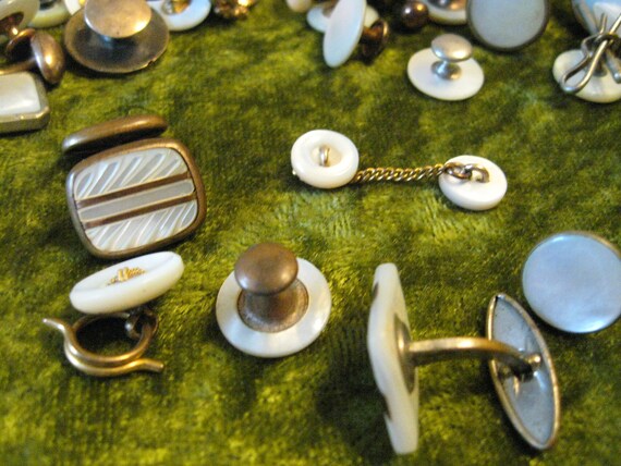 35 Vintage Mother of Pearl Cuff Links and Stud Bu… - image 7