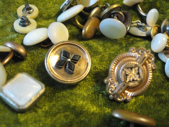 35 Vintage Mother of Pearl Cuff Links and Stud Bu… - image 8