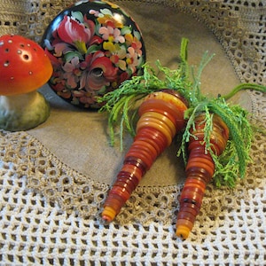 2 Stacked Button Carrot Ornaments/Kitchen Kitsch Hanging Carrots/Vegetable Ornaments/Vintage & Newer Buttons/Hand Made Carrot/Basket Filler