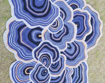 Hand-Tufted Wool Spiral Rug, Navy Blue Floral Design, Irregular Shape (5x7 ft)