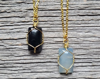 Agate small rectangle pendant necklace in brass