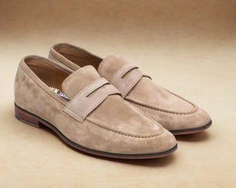 Handgemaakte beige suède loafers | Klassieke Penny-instapschoenen heren | Elegante jurk en casual schoenen