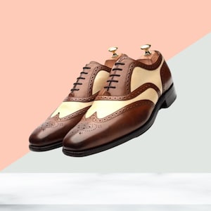 Two-Tone Brown Leather Oxford Shoes: Men&#39;s Brogue Dress Shoes