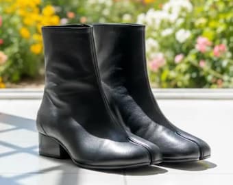 Handcrafted Leather Tabi Boots | Japanese Split-Toe Ankle Booties | Unisex Margiela-Inspired Footwear | Avant-Garde Fashion Shoes