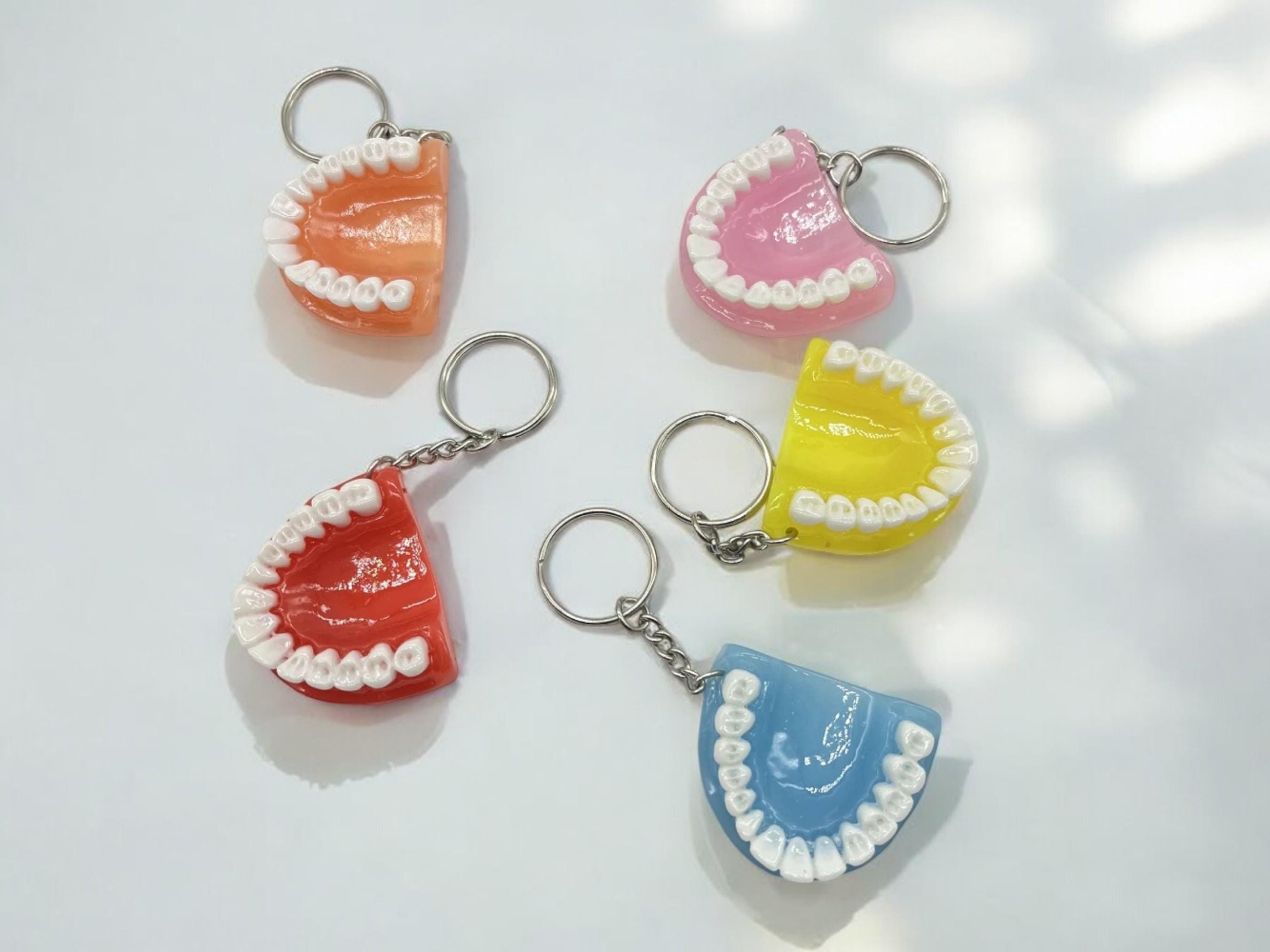 Schlüsselanhänger Aus Filz - Zahn/Zahnarzt Motiv, Hellgrau, Mit Geschenkverpackung, Made In Germany