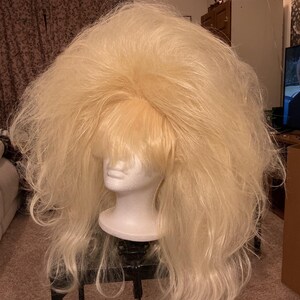 VIDEO VIXEN WIG: Long, Blonde. Made to Order 80s Style Drag Wig Bild 3