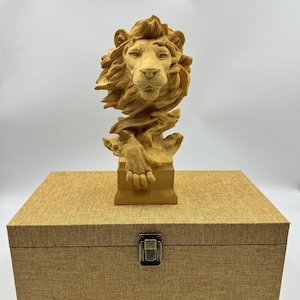Handmade Wooden Lion Sculpture Decor, Hand Carved Religious Lion Art, Suitable for Office, Bookshelf  Animal Ornaments and Holiday Gifts