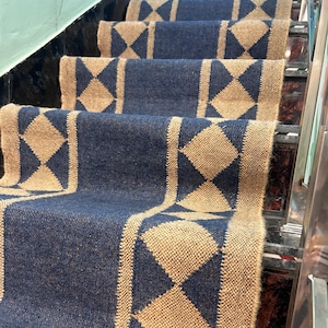 Handwoven Wool Jute Kilim Rug: Southwestern Aztec Design