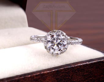 Round Halo Pavé | 925 Sterling Silver Engagement Ring | Moissanite Statement