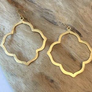 Small Quatrefoil Pointed Clover Brushed Gold / Silver Hoop Statement Earrings